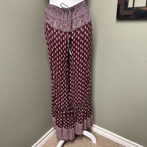 Chelsea & Violet burgandy/white bell bottom tie waist lounge pants